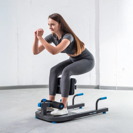 THUNDER TENZ squat machine