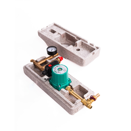 Zonnepakket met twee platte panelen van 2m² zonder zonnekabel en zonder tank